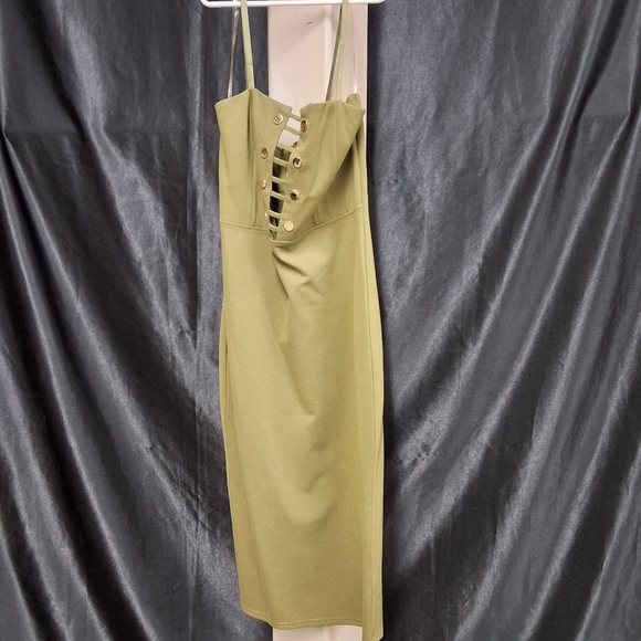 privy Dresses & Skirts - Privy Green Sleeveless Sheath Dress Sweetheart Neckline
